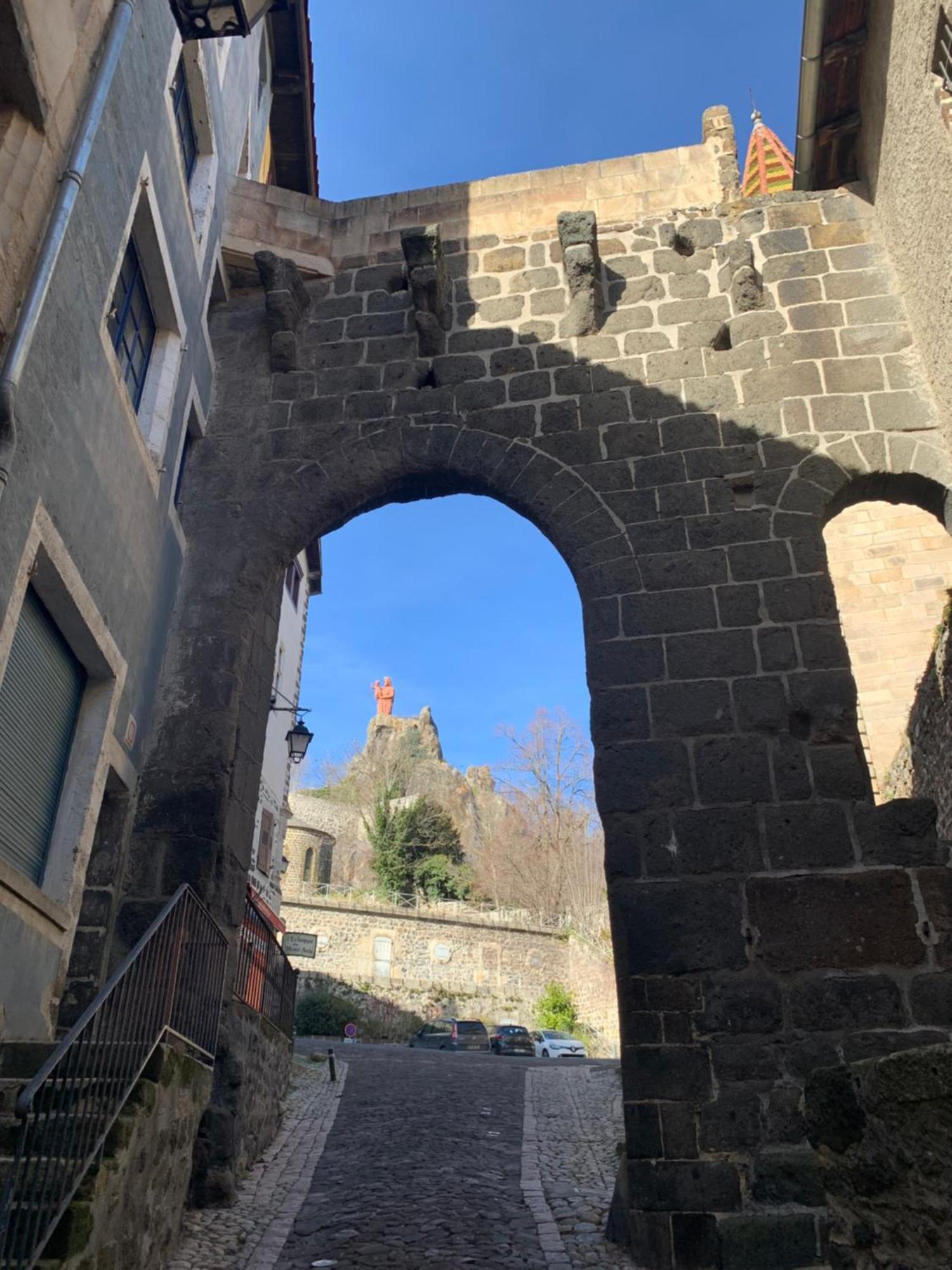 Aux Portes Du Mont Anis Le Puy-en-Velay Экстерьер фото